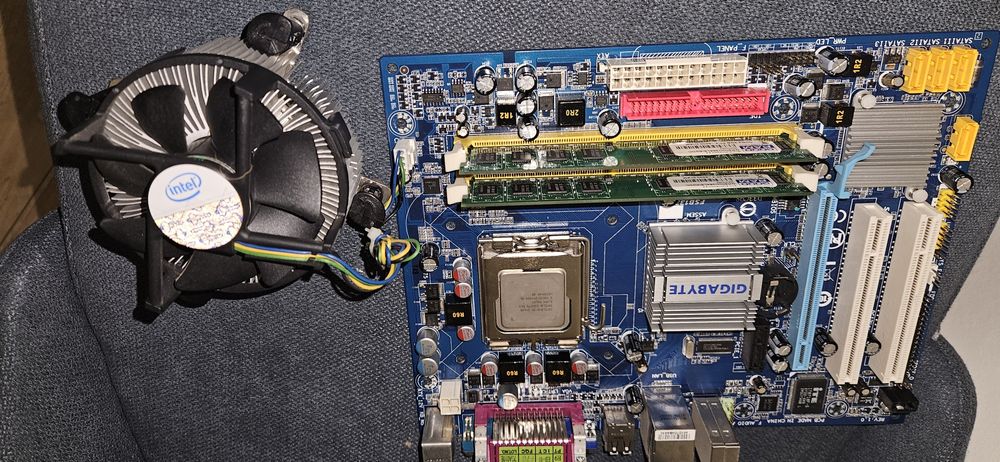 Płyta główna gigabyte GA-G31M-S2L komplet