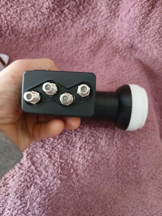 Schwaiger LNB4 10,70-12,75 GHz czarny  przetwornik częstotliwości redu