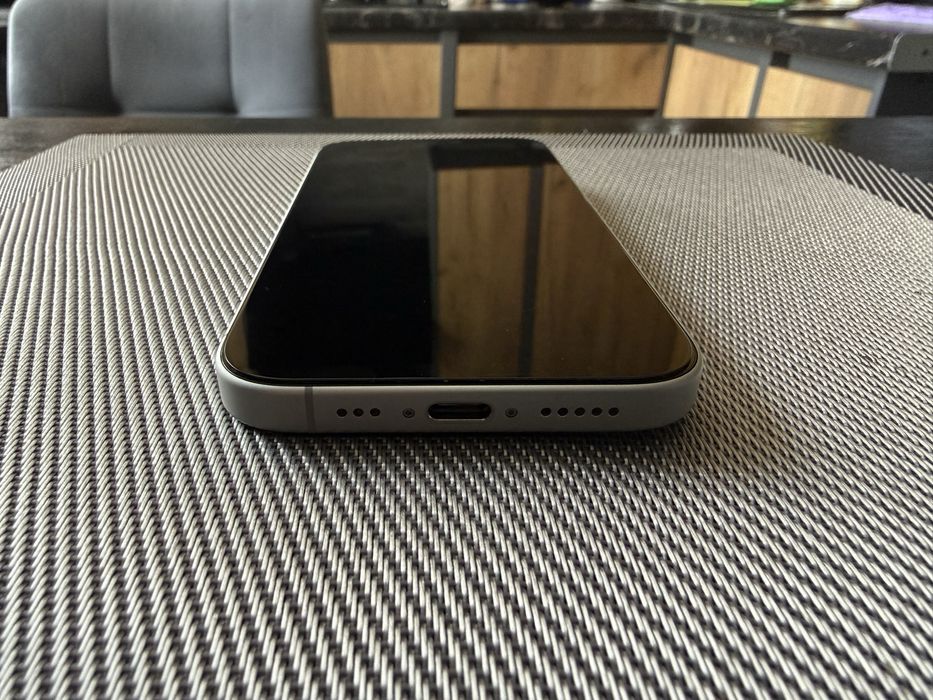 Продам IPhone 16 White 256 gb Neverlock Айфон