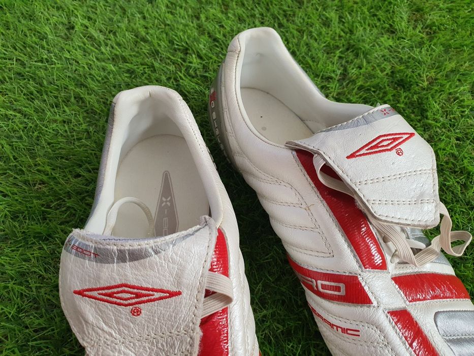 Umbro X Boot exo skeleton: 2 100 грн. - Кроссовки для зала и