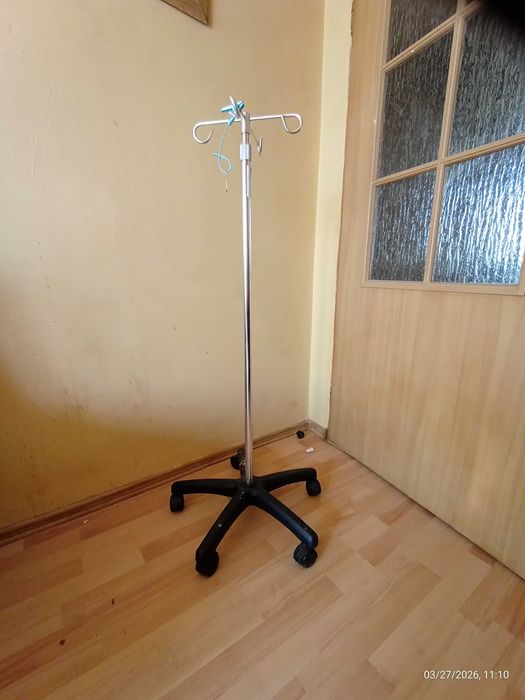 Stojak do kroplowek,pomp zywieniowych
