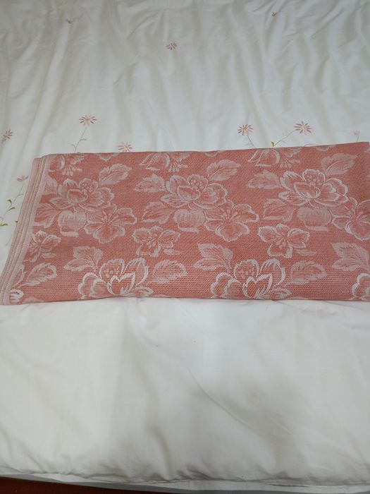 OBNIŻKA!Piękny żakardowy material-4,60m.b.