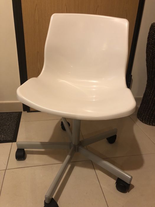 Cadeira de escritório branca