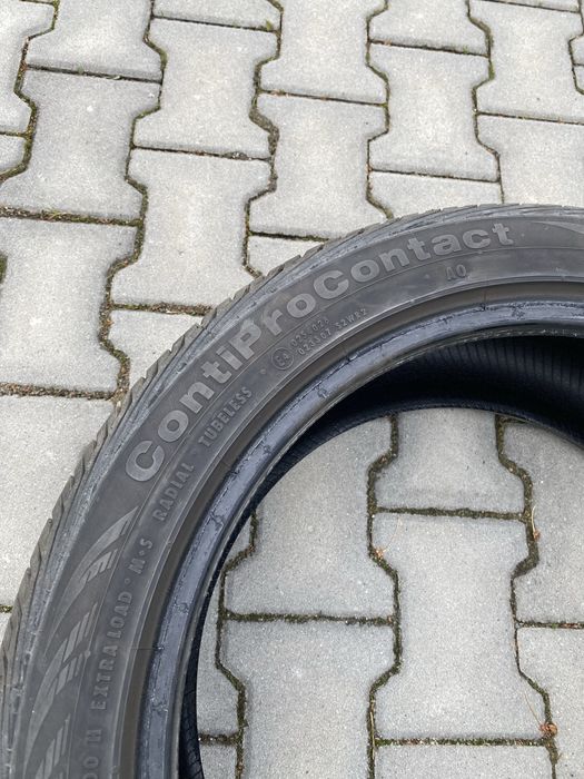Opona Continental  255/40R19