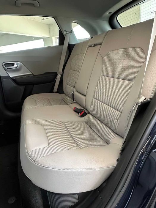 Kia Niro Hybrid      2018