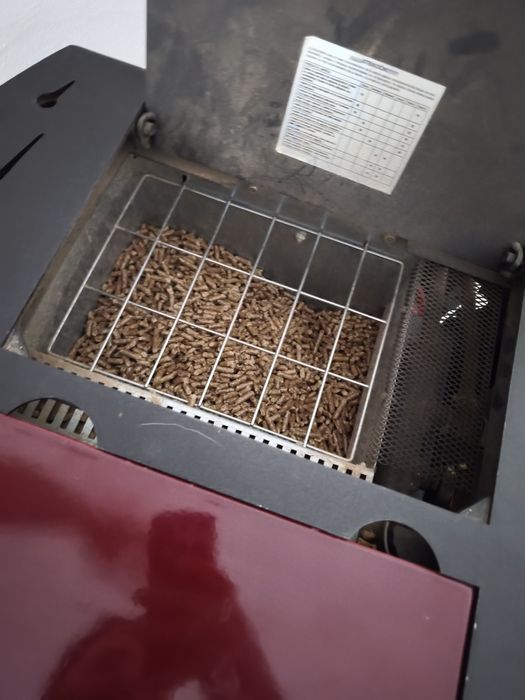 Vendo salamandra pellets hidro Bronpi