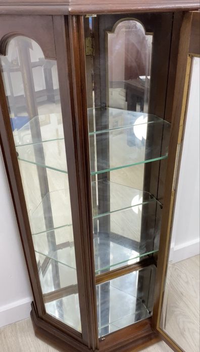 Criataleira / expositor.