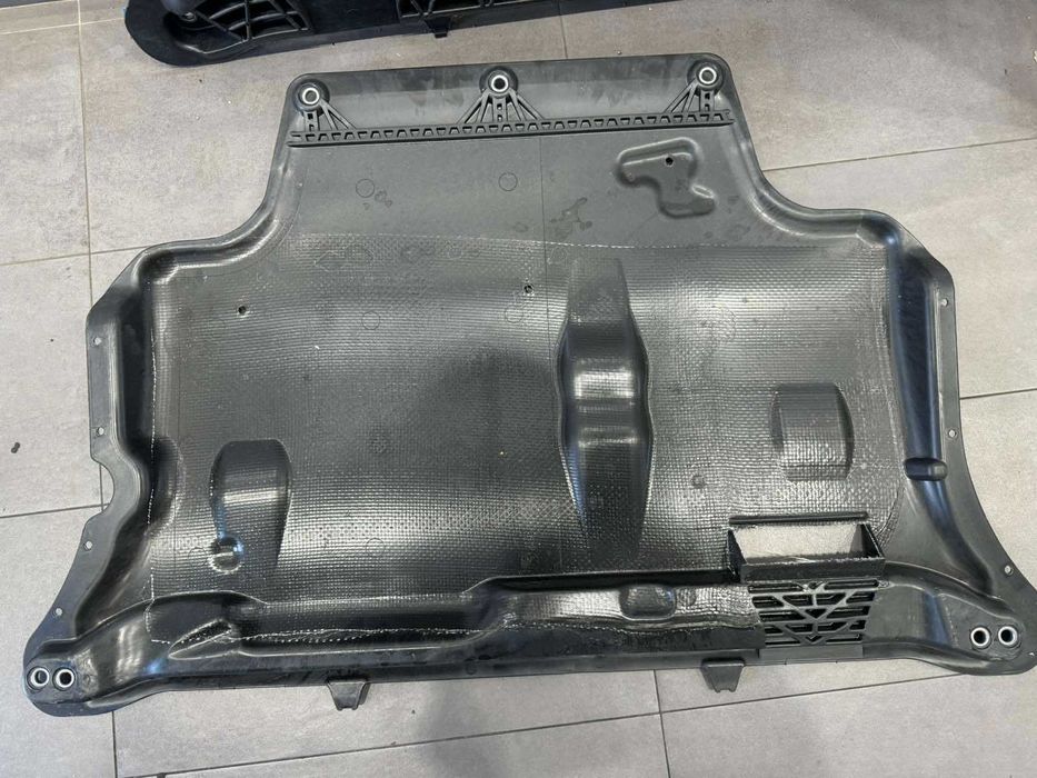 Захист двигуна VAG 3Q0825901B Skoda Octavia A8, A7 Superb VW Passat Go