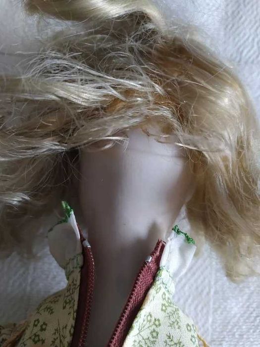 Boneca Antiga Cerâmica