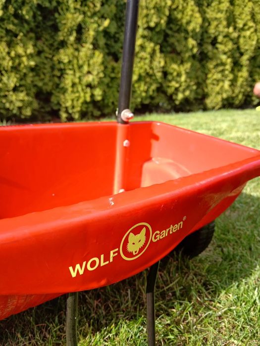 Siewnik do trawy i nawozu WOLF garten