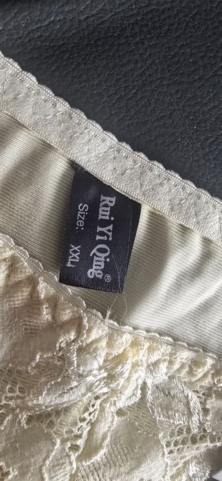 Nowe Majteczki W Kolorze Żółtym Z Koronką Roz. XXL/44/16