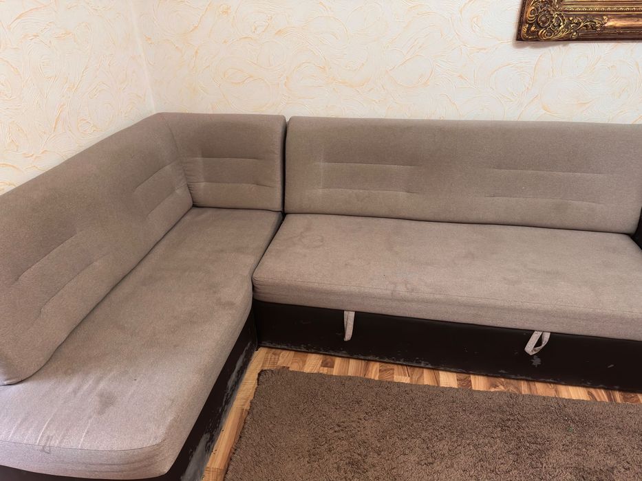 Хімчистка мʼяких меблів, ковроліну