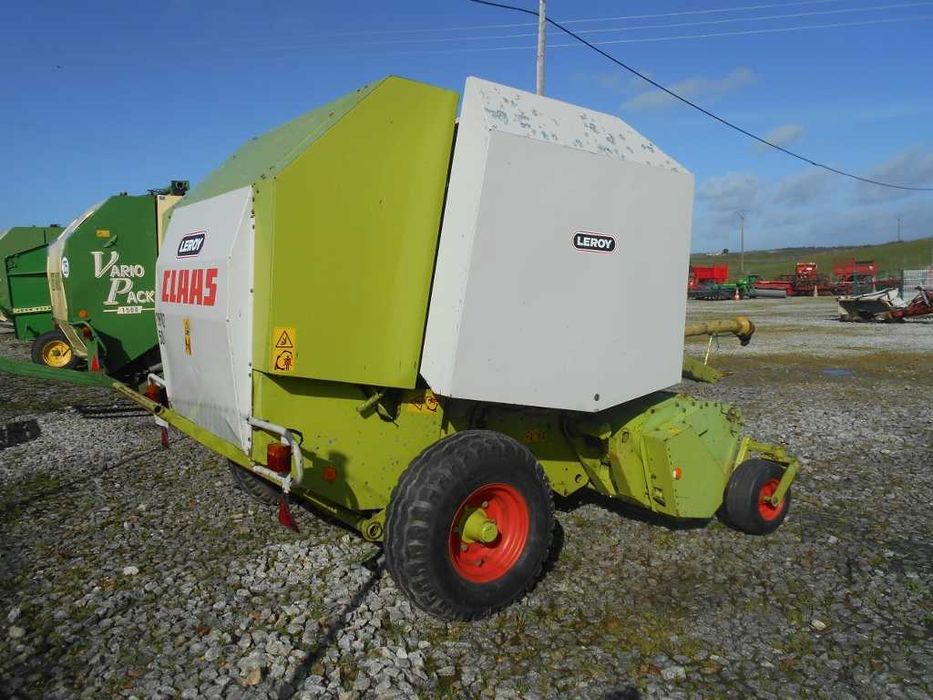 Enfardadeira rolos Claas Rollant 250