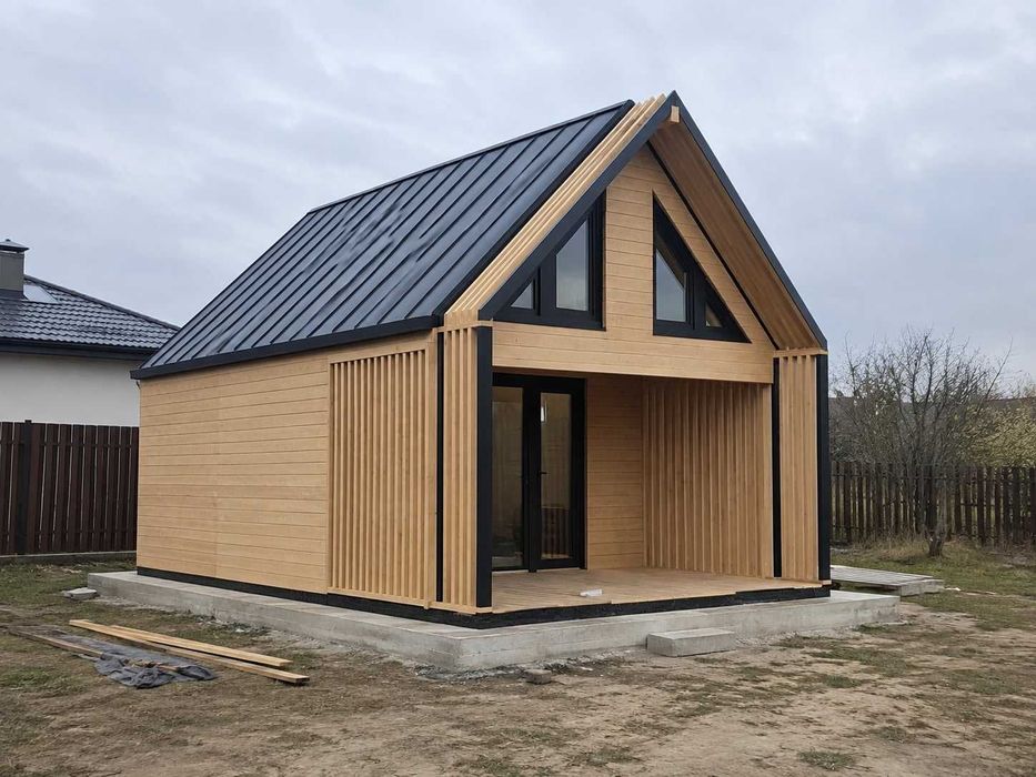 Domek drewniany Amadeusz IV v2 7,7x4,5 m z antresolą i tarasem