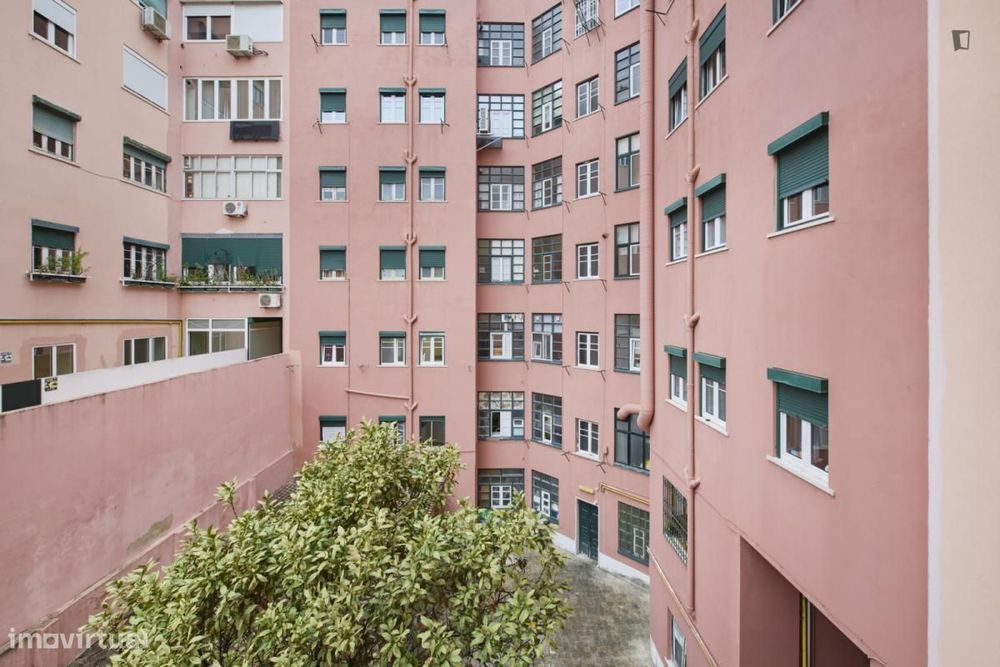 Quarto - localizado em Alameda Lisbon
