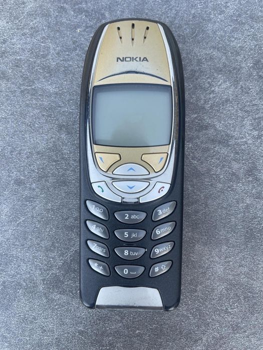 Złota, kultowa Nokia 6310i