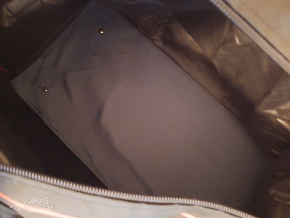 Saco desportivo/viagem Helibel, preto e vermelho