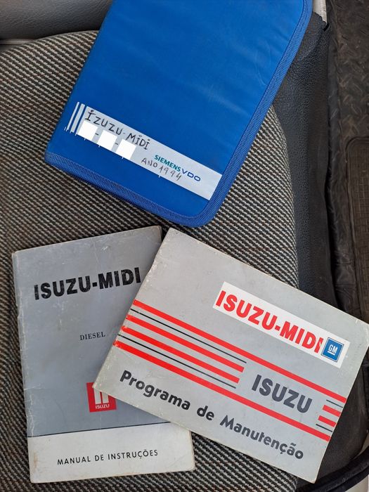 Isuzu Midi 2.2 diesel Nacional c/apenas 156.000 Km.