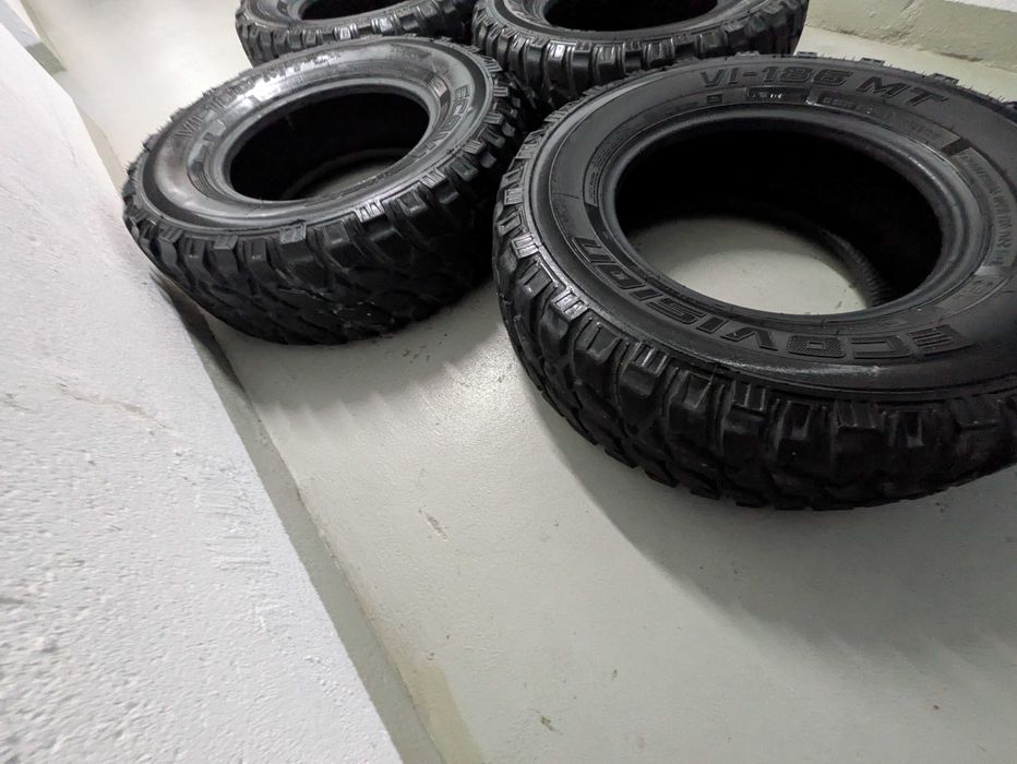 Vendo 4 pneus Ecovision VI-186 MT (Mud Terrain) 245/75 R16
