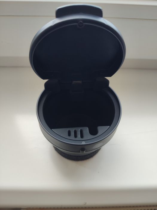 Попільничка автомобільна