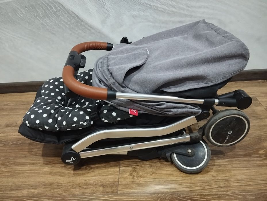 Продам коляску  універсальна