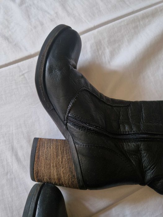 Bota cano alto preta