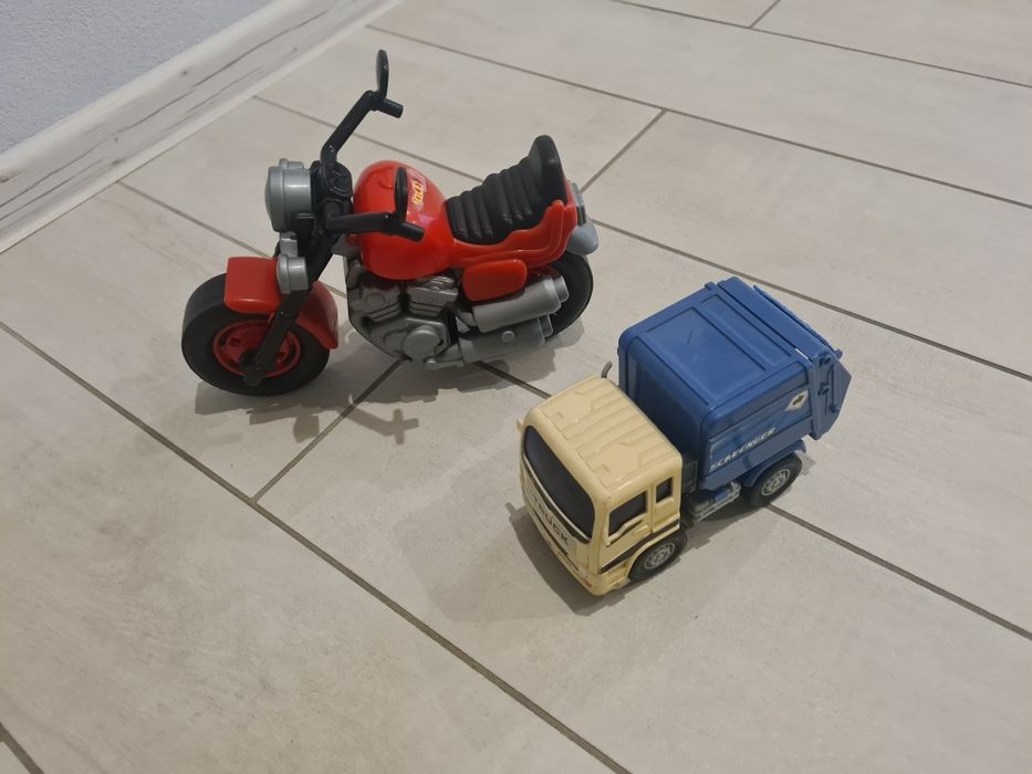 Autka i motocykl