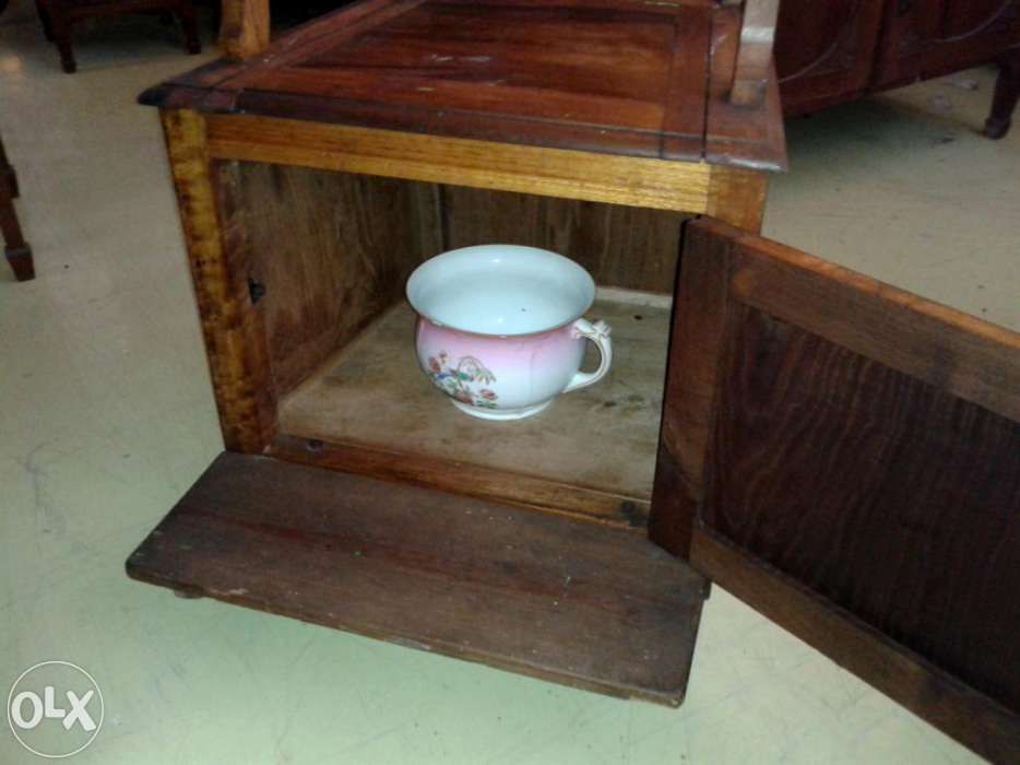 Cadeira Peniqueira com rodas