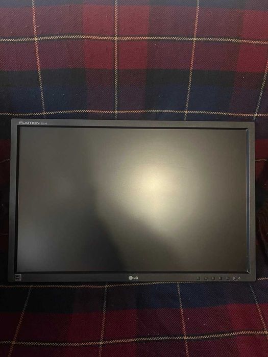 Продам монитор LG Flatron E2210S-BN