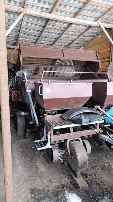 Картоплесаджалка 4х рядна  причіпна КСМ 4а ідеальний стан