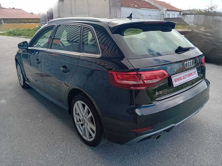 Audi A3 1.6 Sportback S-Line - Nacional ( pequeno sinistro )