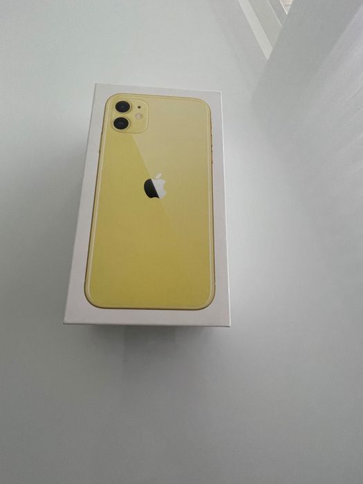 iPhone 11 amarelo