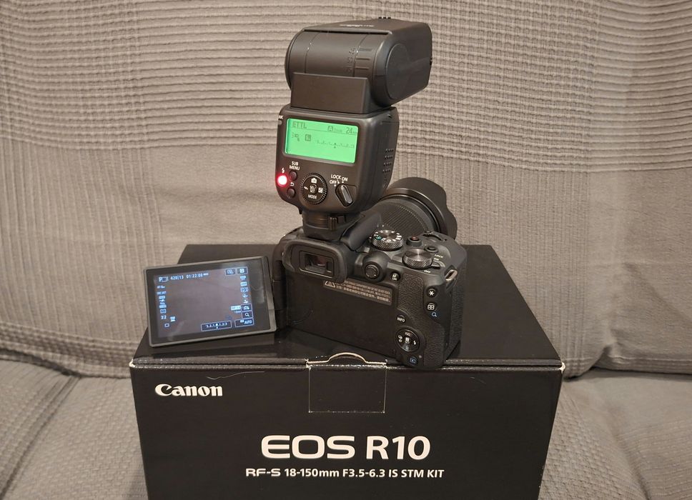 Canon R10 + lente RFs 18-150 +flash Canon  EL  10