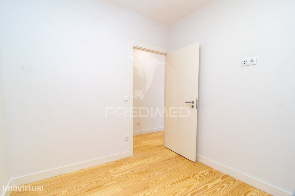 Apartamento T1 NOVO com jardim junto ao rio Douro.