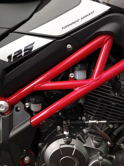 Benelli TNT 125, como nova