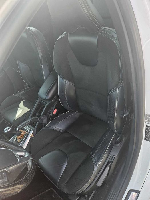 Volvo V40 R design 2018 ( Todas assistencias  na marca)