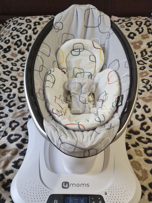 4 moms Укачивающий центр