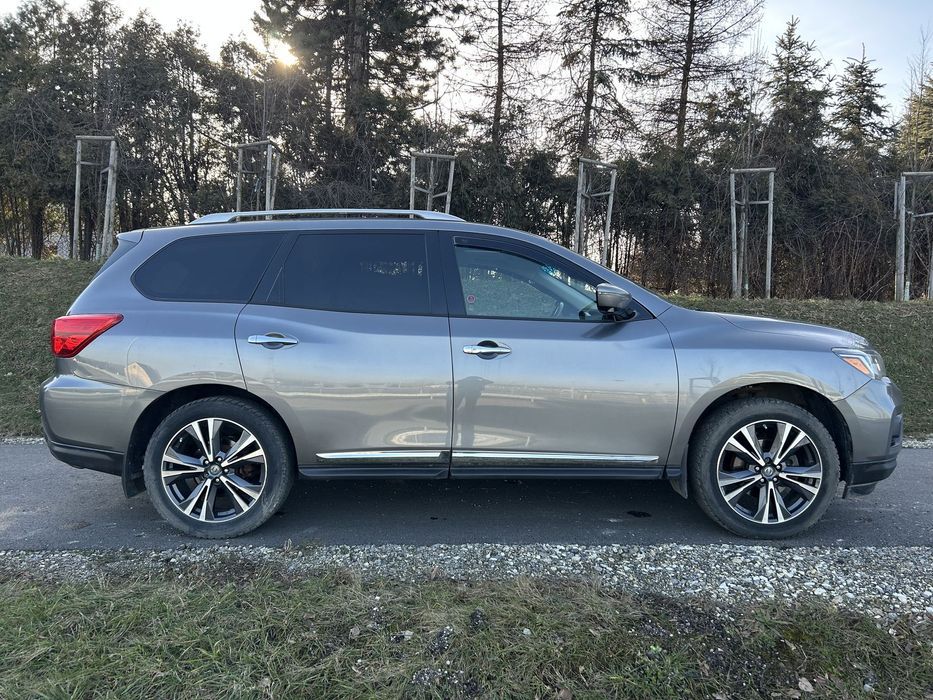 Nissan Pathfinder PLATINIUM 4X4 7-osobowy rodzinny V6 3.5benzyna 280 KM kamera automat