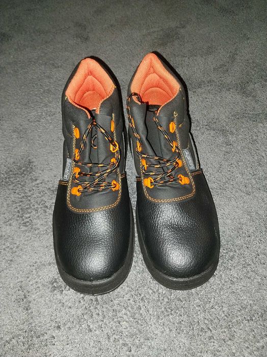 Botas novas. Tamanho 42