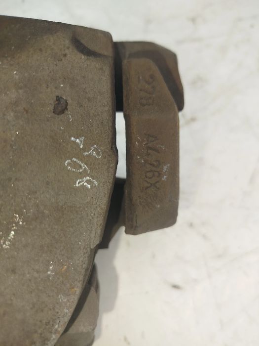 Pinça travão / maxila de travão frente esquerda FORD Focus III