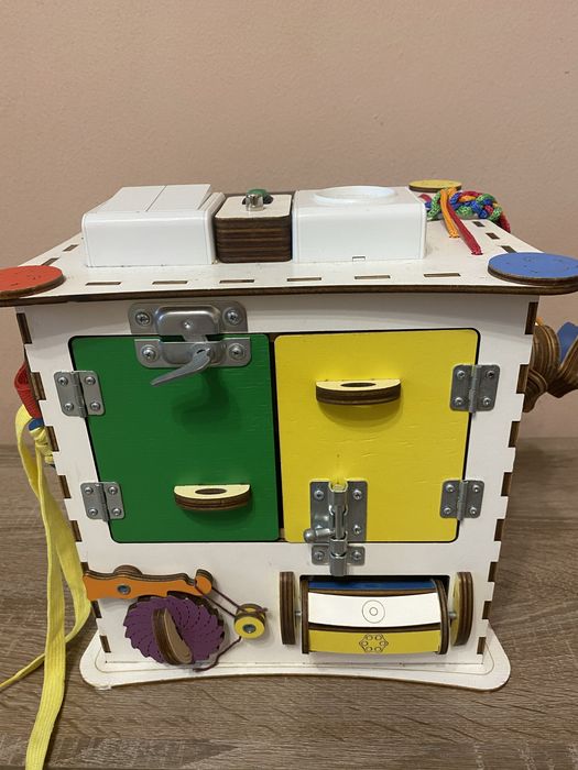 Бізікуб розвиваючий творчий з підсвіткою