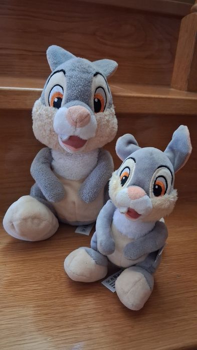 Bonecos 2 coelhos da marca Disney muito fofinhos