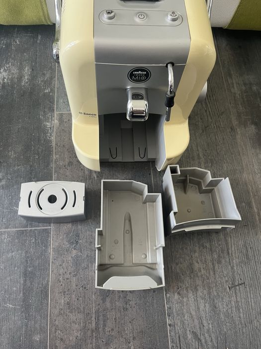 Продам кавову машинку Saeco