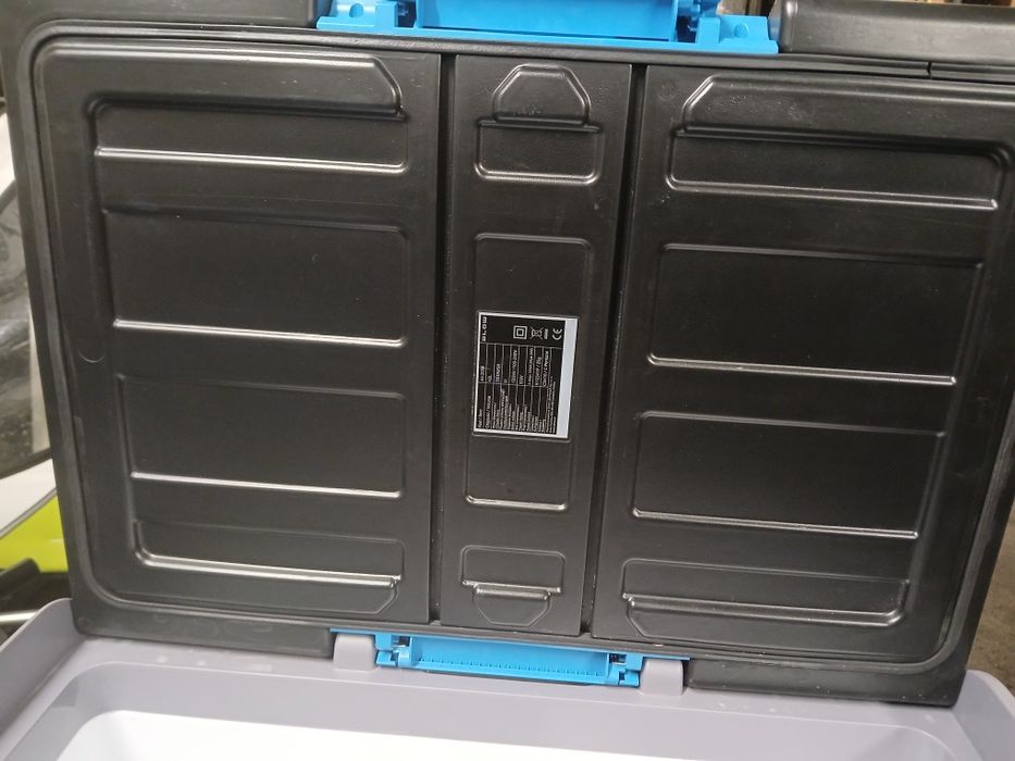 Lodówka turystyczna samochodowa