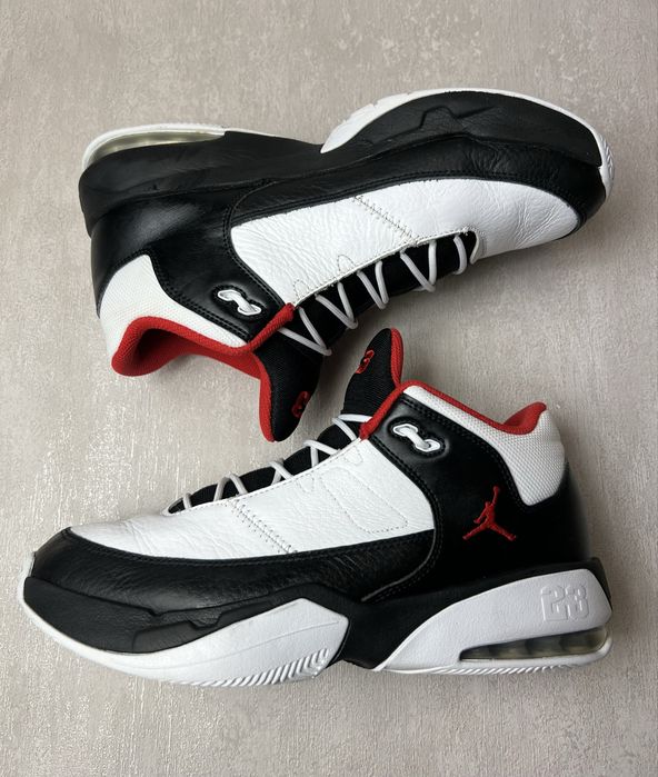 Кросівки чоловічі Air Jordan Max Aura 3 White/Black