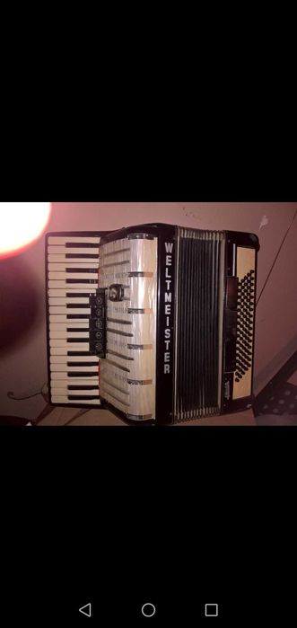 Akordeon Weltmeister Amigo 80 basów