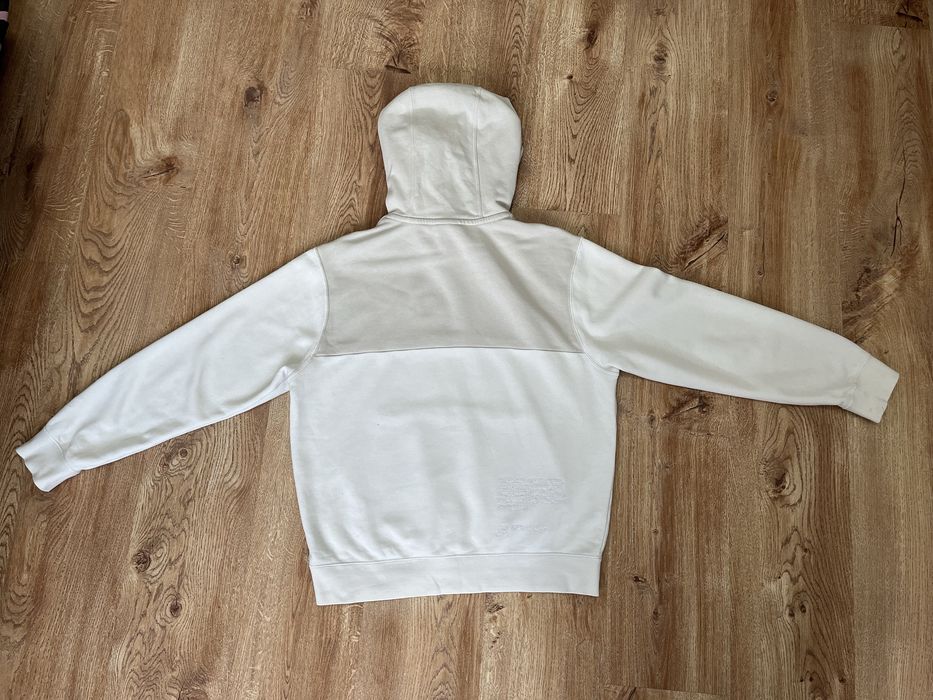Kremowa bluza Nike Swoosh