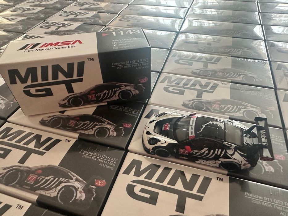 Mini GT Porsche 911 GT3 R AO Racing Skeleton 1143 kartonik