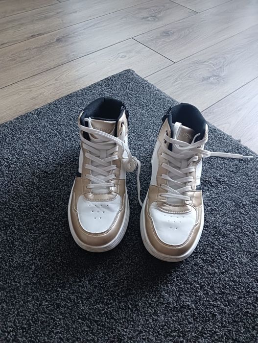 Złote buty DeeZee