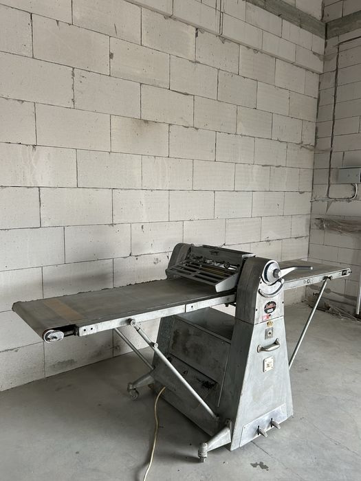 Тісторозкатувальна машина Rollfix